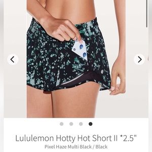Lululemon Hotty Hot shorts 2.5” size 8 EUC
